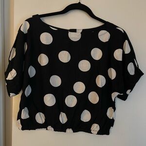 S: Linen Short Sleeve Top Black White Polka Dots Button Down Back